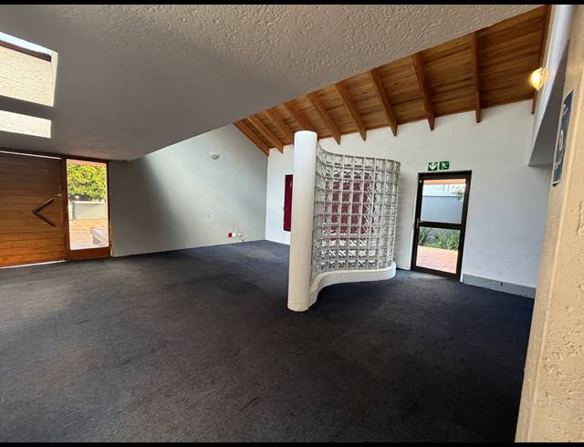 986M² BUILDING FOR SALE IN PAULSHOF
